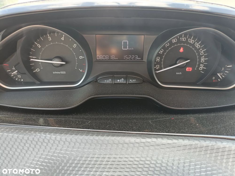 Peugeot 2008 PureTech 82 Style - 2