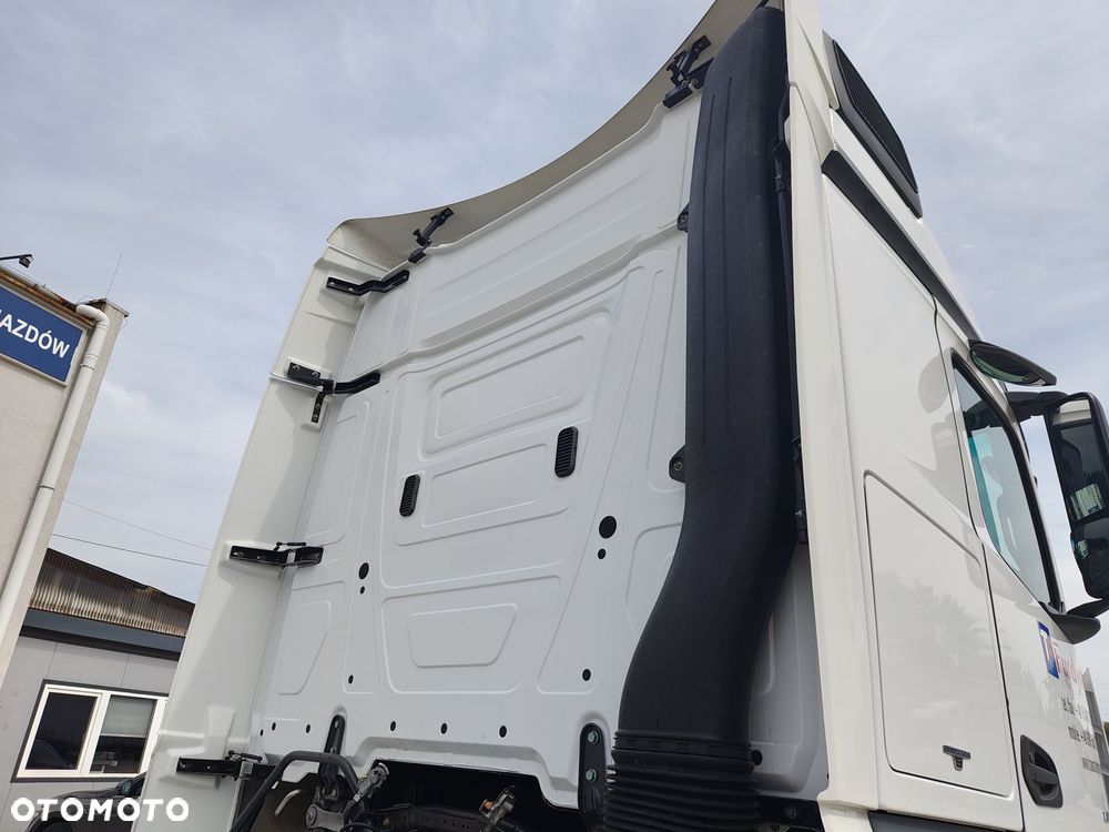 Mercedes-Benz ACTROS 1845 315/70R22,5 - 6