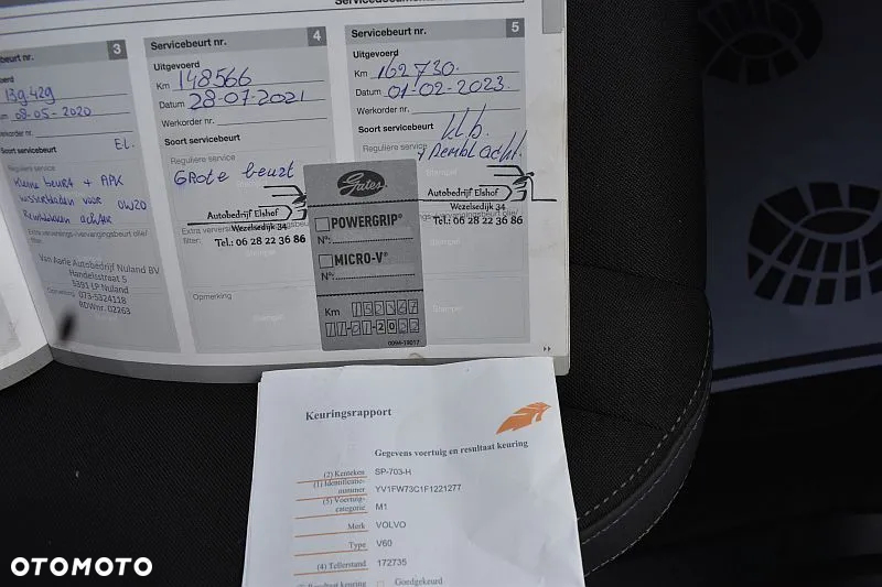 Volvo V60 D4 Momentum - 33