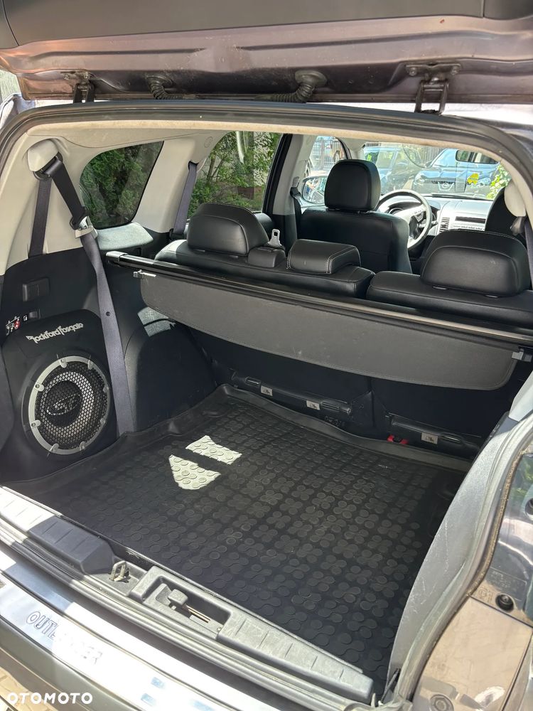 Mitsubishi Outlander 2.0 DID Intense + - 9