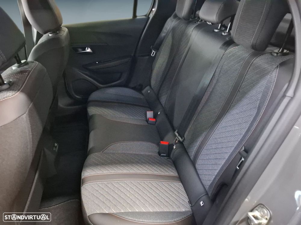 Peugeot e-208 50 kWh Allure — fotografia 13