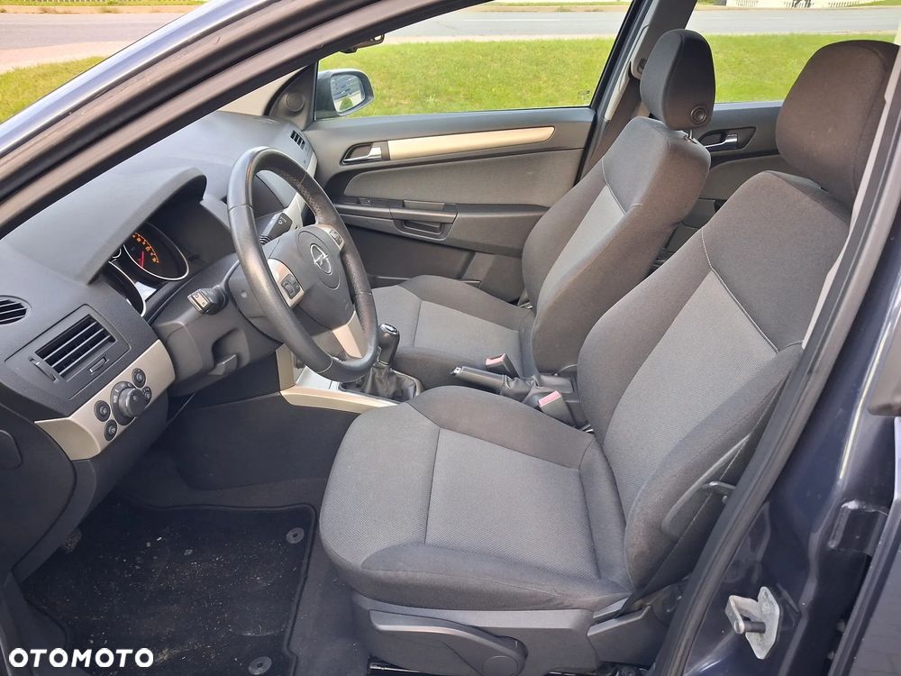 Opel Astra 1.6 Caravan - 8