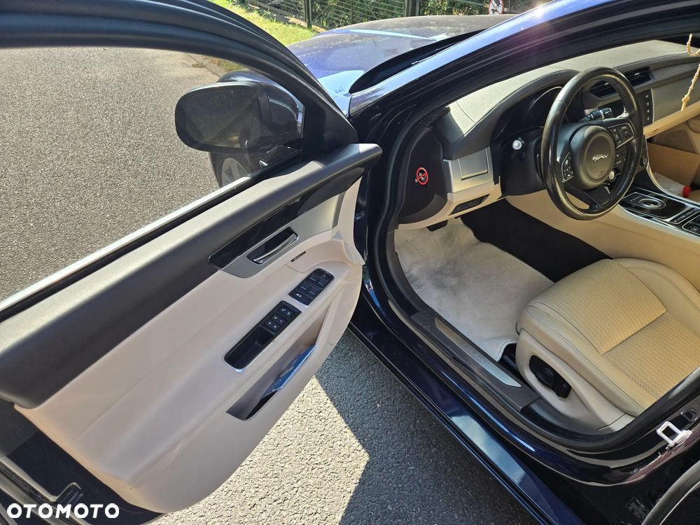 Jaguar XF 3.0 T Premium Luxury - 5