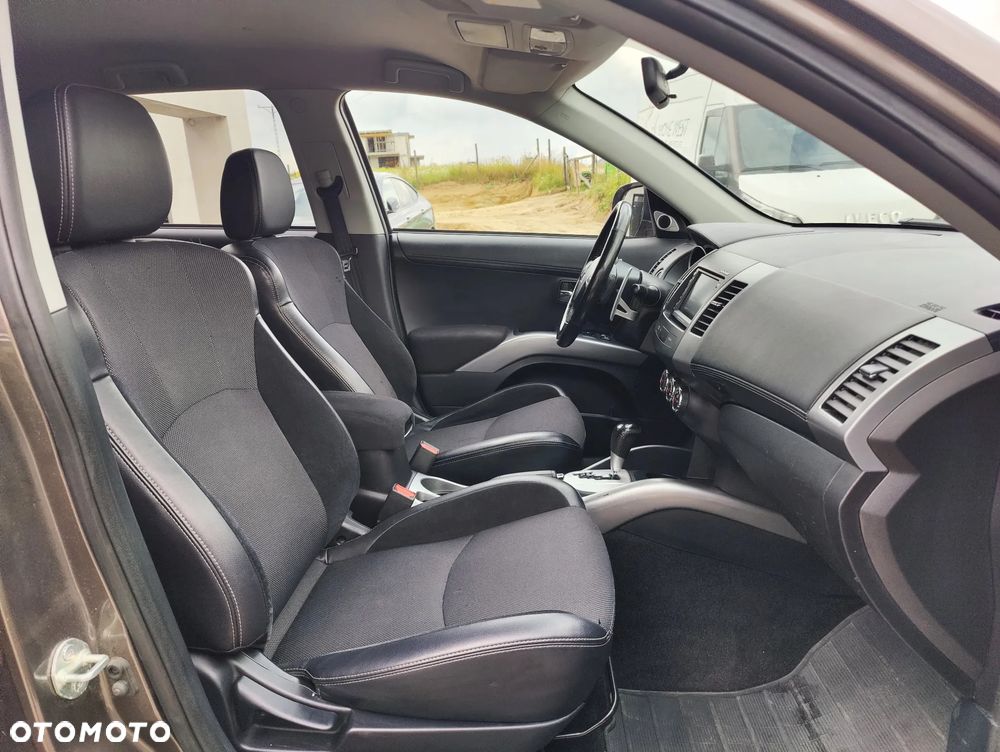 Mitsubishi Outlander 2.0 Intense + NAVI 2WD EU5 CVT - 15