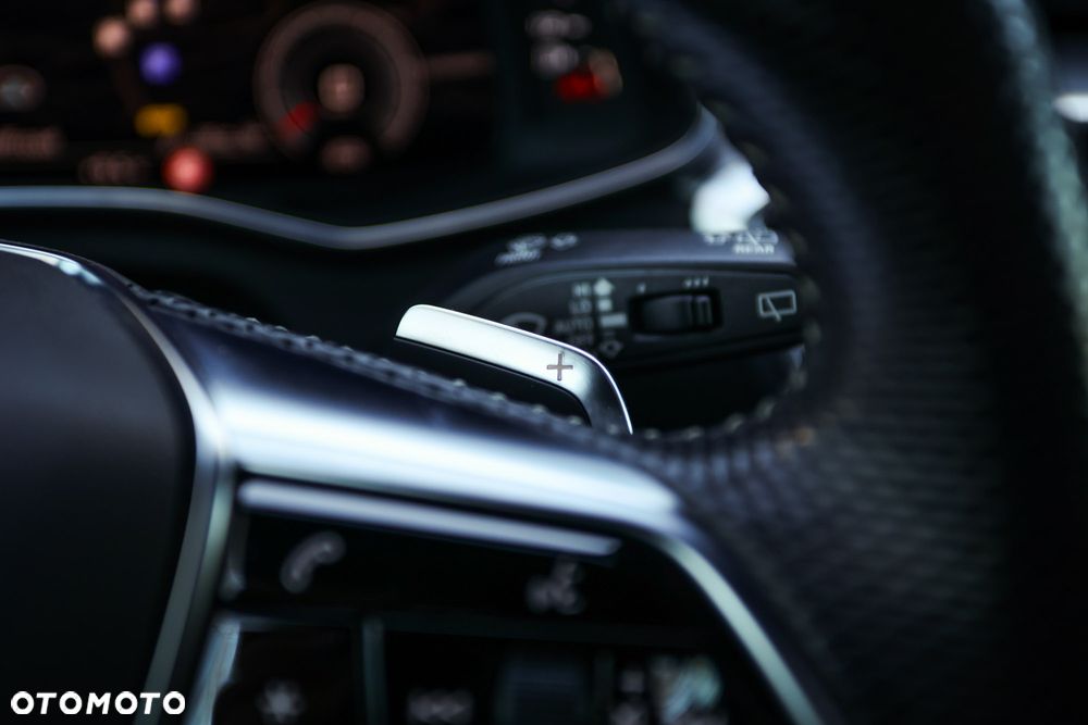 Audi A6 Avant 40 TDI S tronic S line - 29