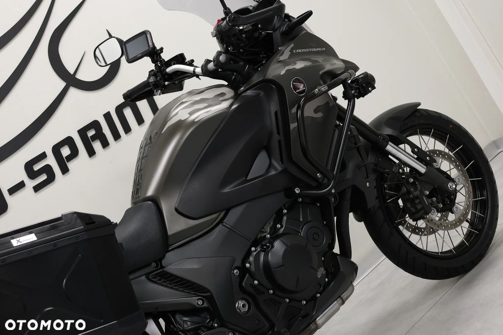 Honda VFR - 16