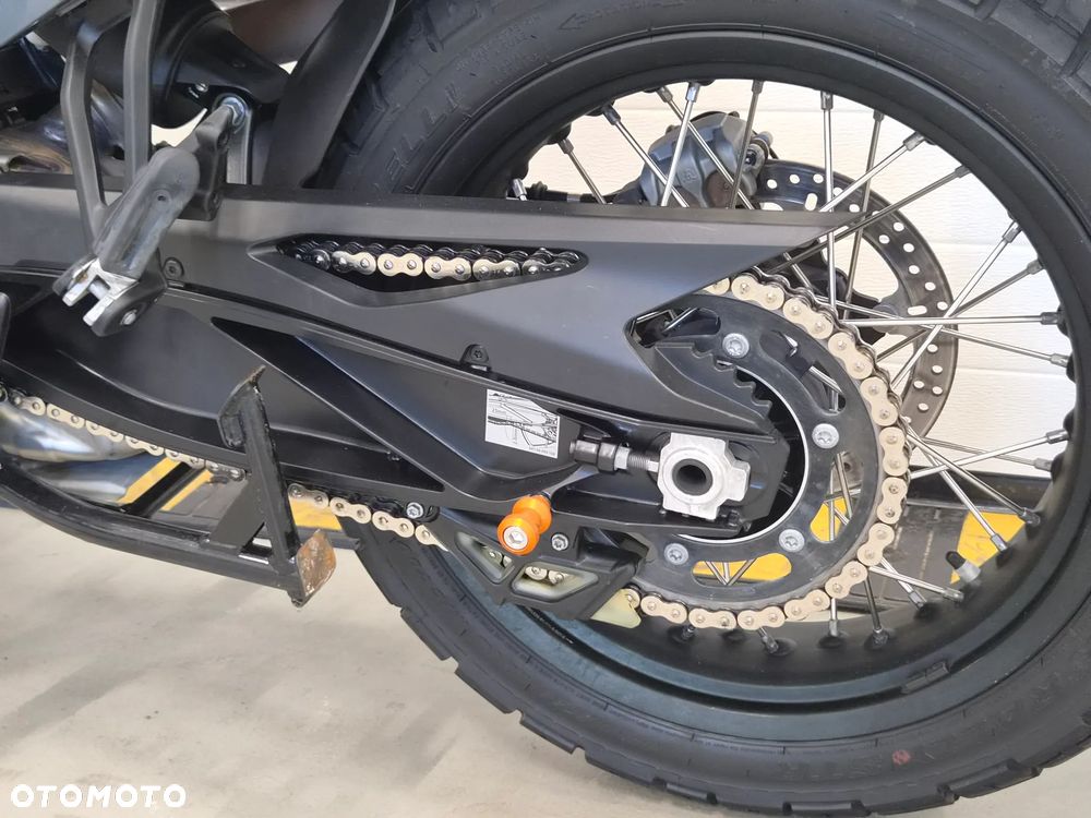 KTM Adventure 890 - 28