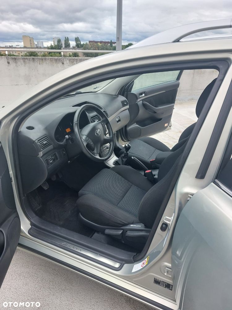 Toyota Avensis 2.0 D-4D - 8