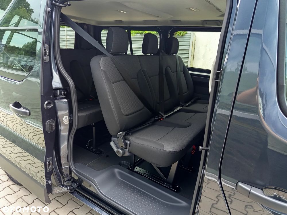 Renault Trafic Grand 2.0 dCi - 21