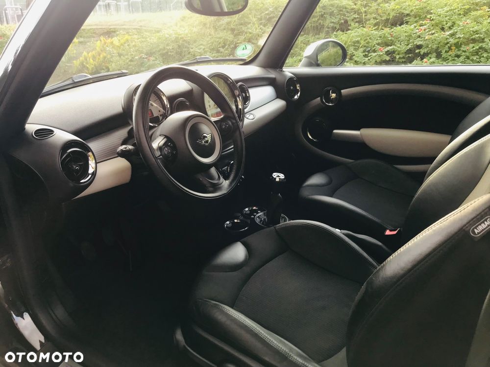 MINI Cooper Standard - 14