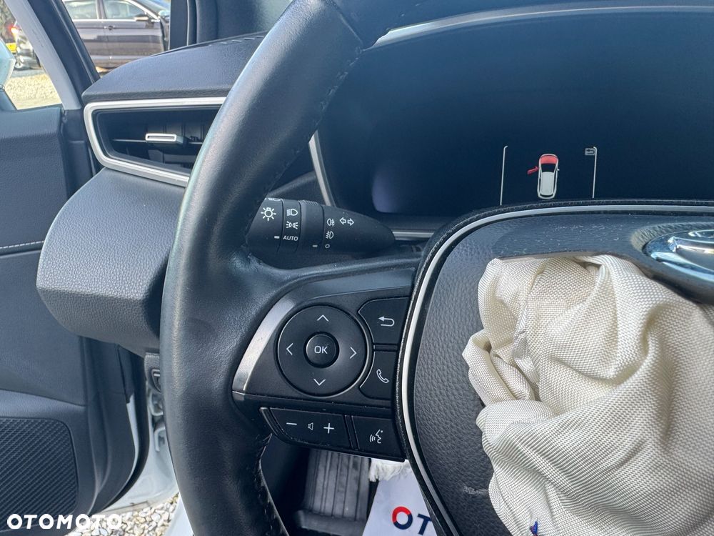 Toyota Corolla 1.8 Hybrid Style - 17