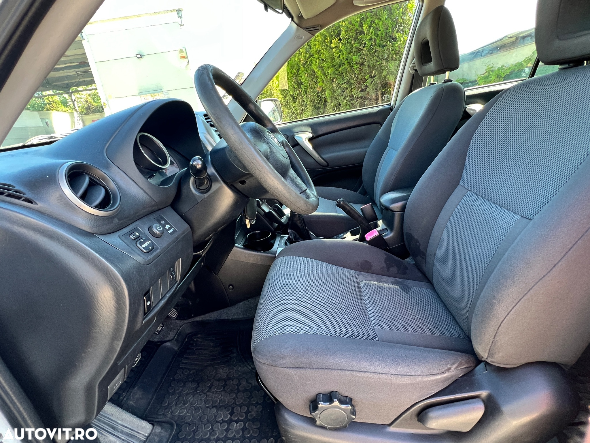 Toyota RAV4 - 9