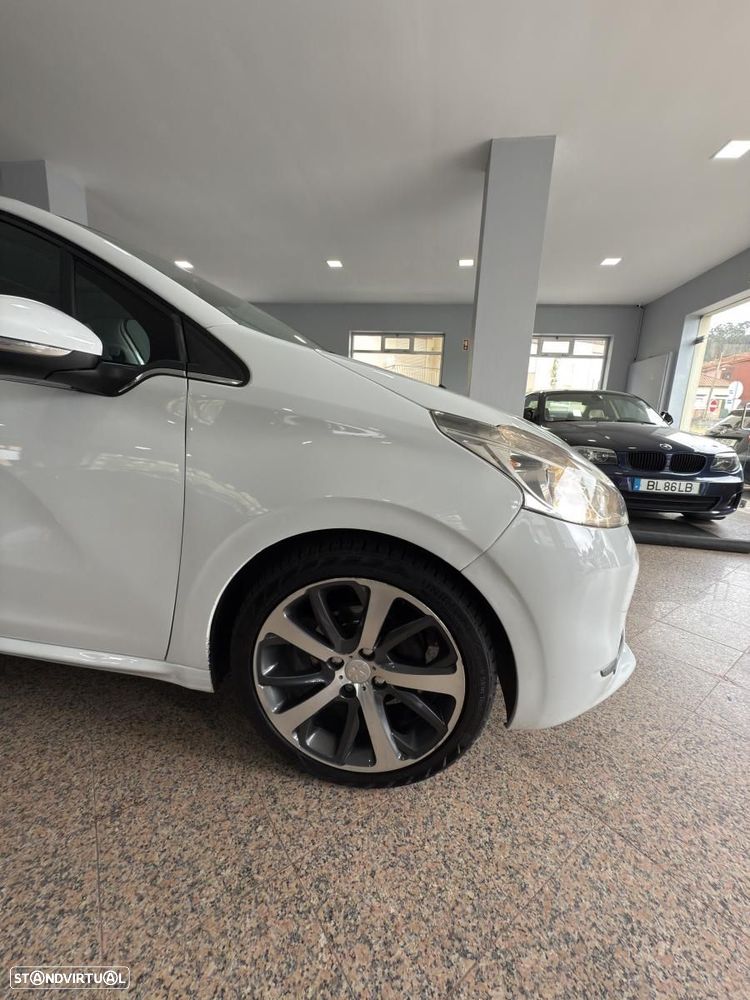 Peugeot 208 1.6 BlueHDi Allure - 31
