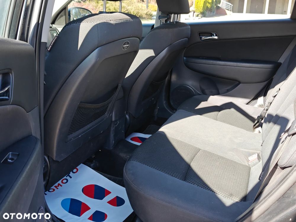 Hyundai i30 1.6 Seasons - 11