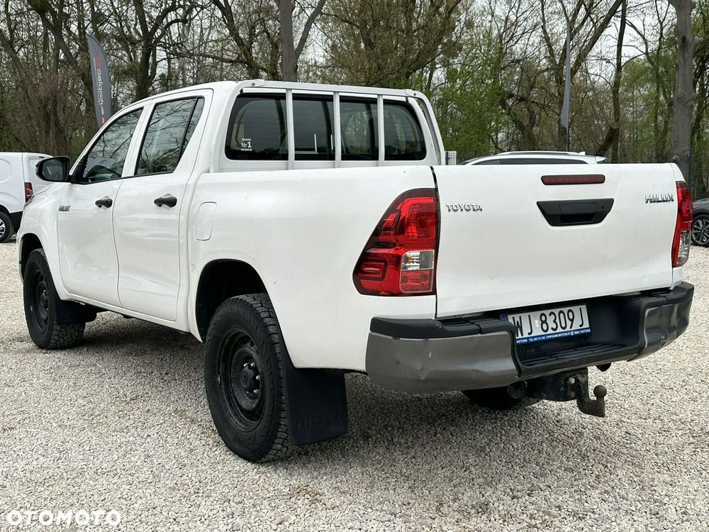 Toyota Hilux 2.4 D-4D Double Cab DLX 4x4 - 5