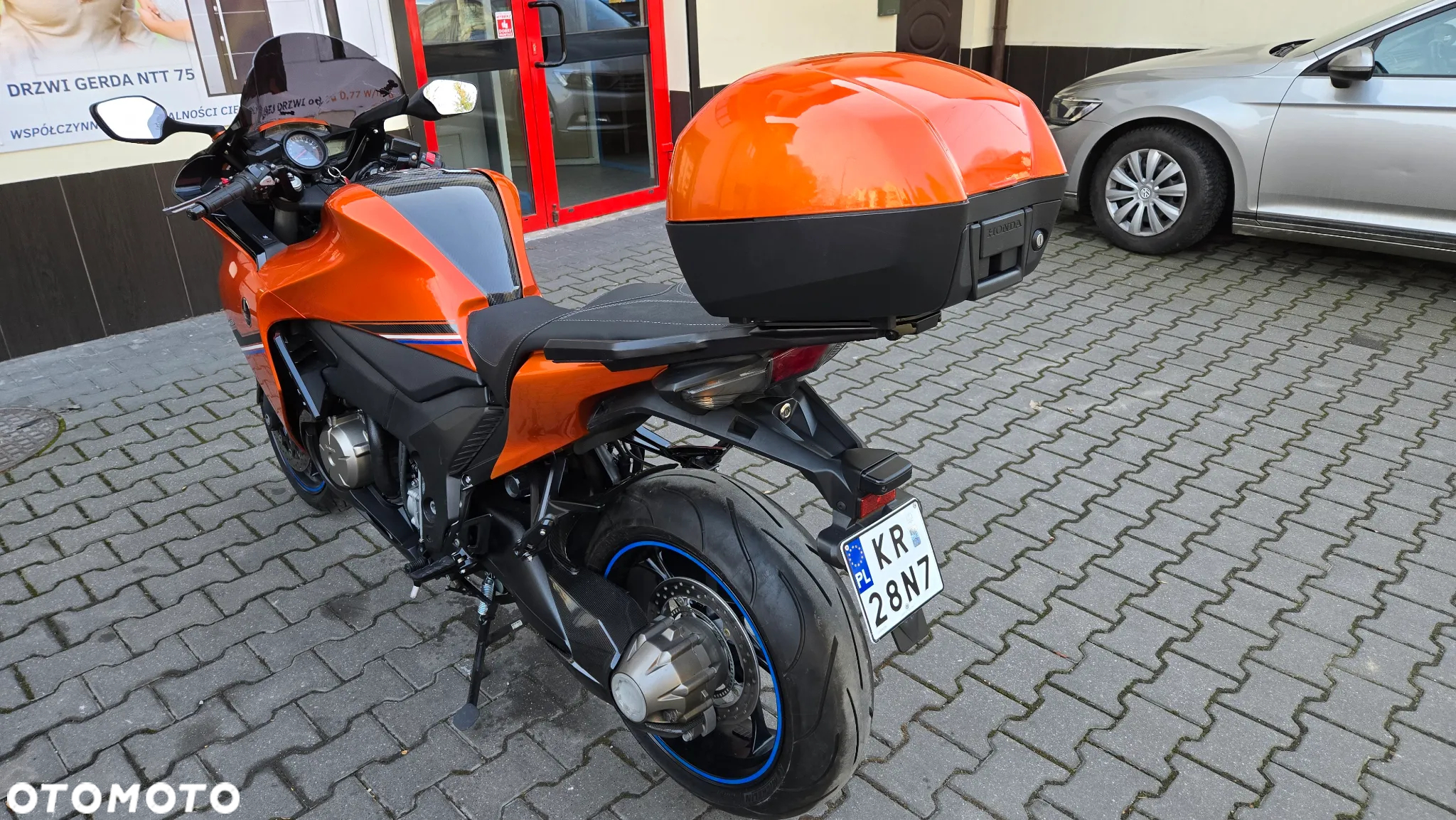 Honda VFR - 16