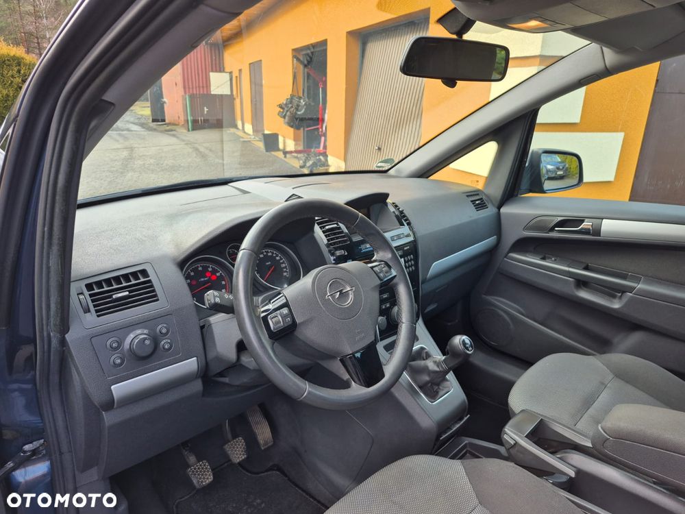 Opel Zafira 1.8 Family Plus - 10