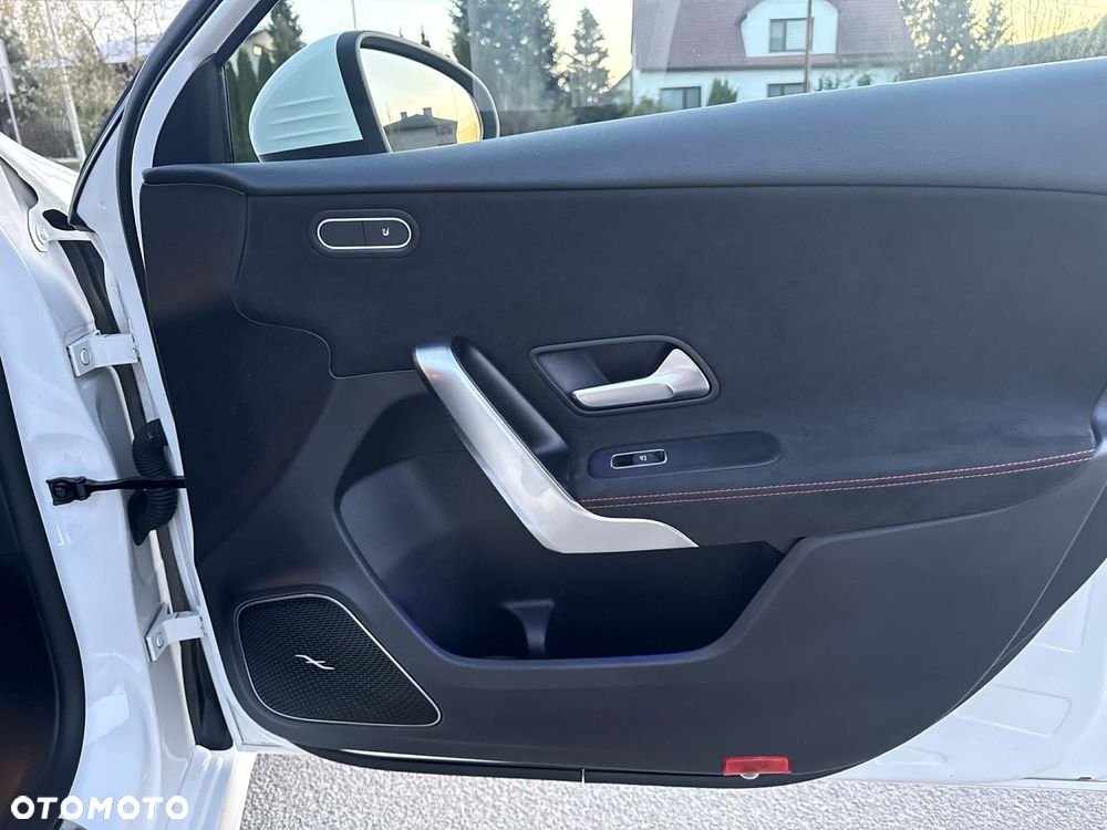 Mercedes-Benz Klasa A 250 4-Matic AMG Line 7G-DCT - 22