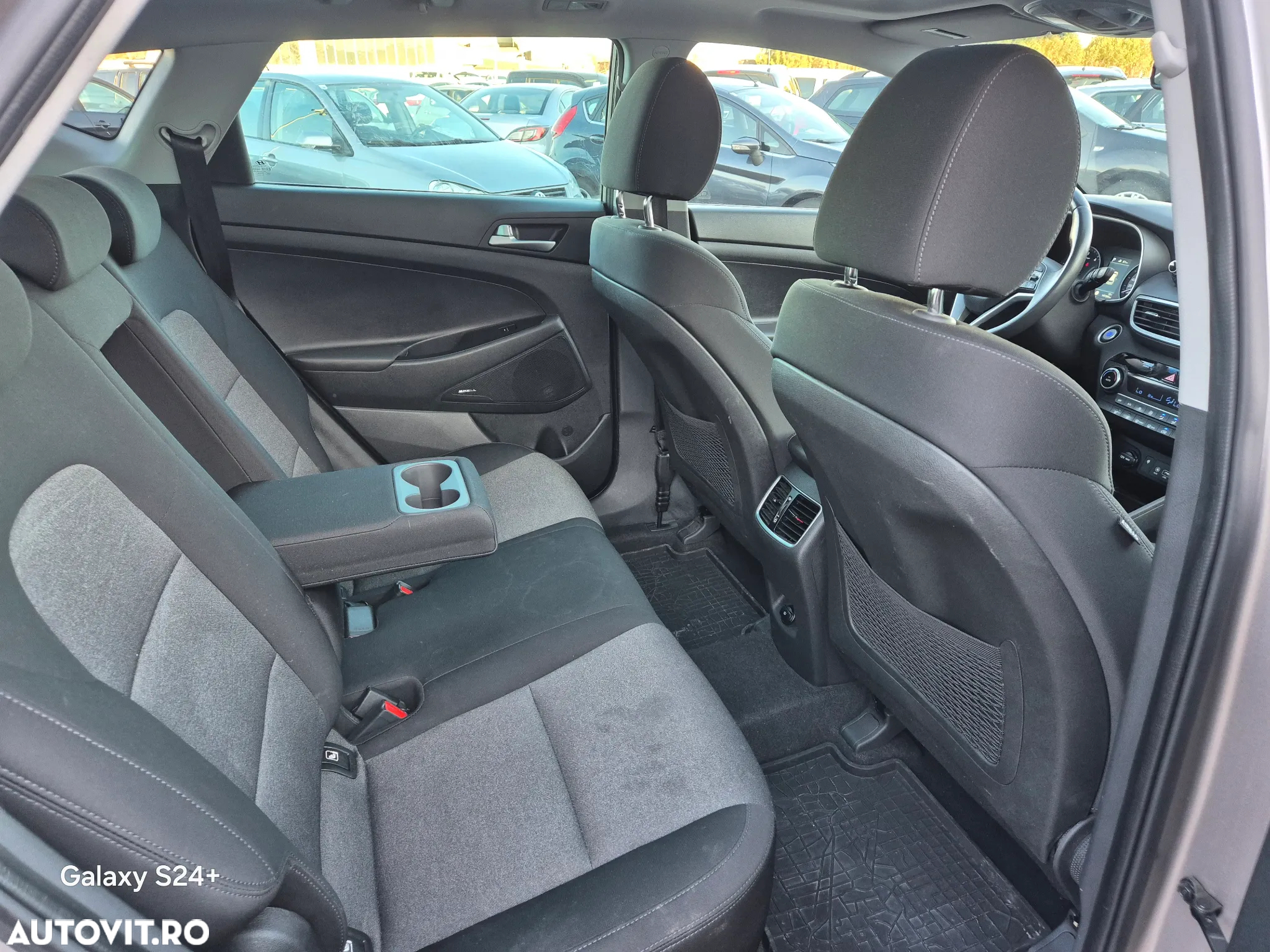Hyundai Tucson 2.0 CRDI 4WD 6AT Premium+ - 23