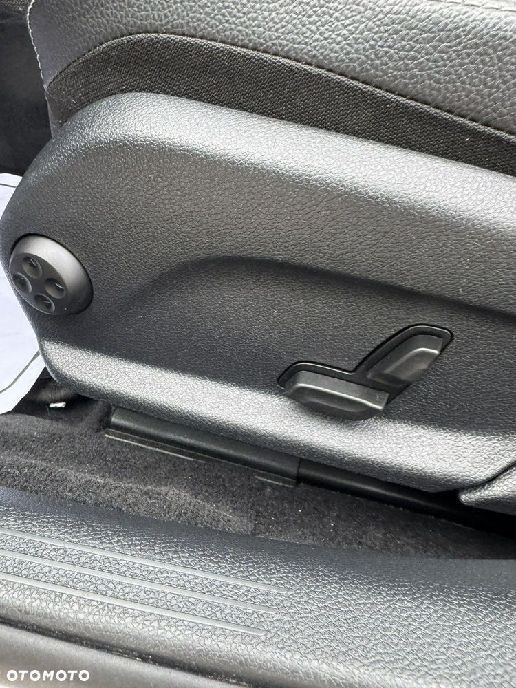 Mercedes-Benz Klasa C - 22