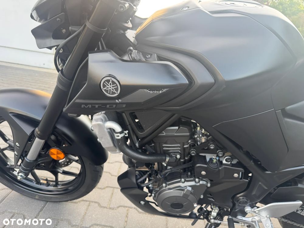 Yamaha MT - 27