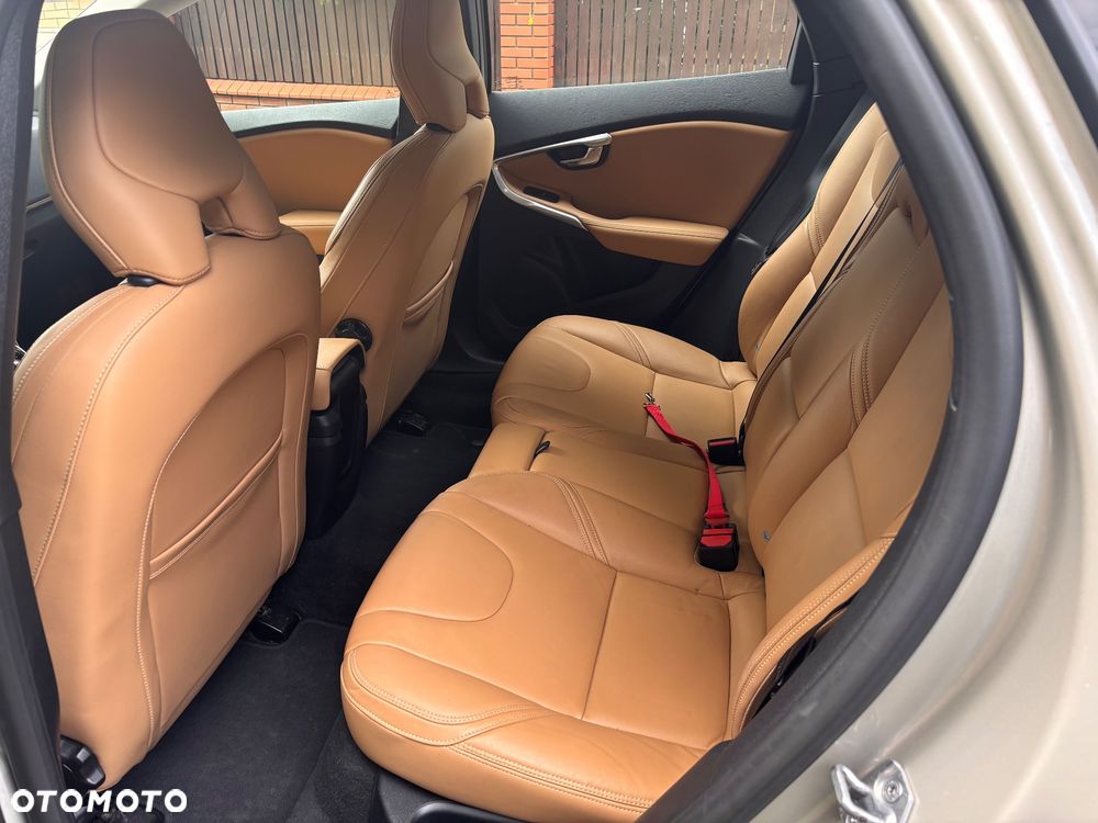 Volvo V40 Cross Country T3 Drive-E Momentum - 10