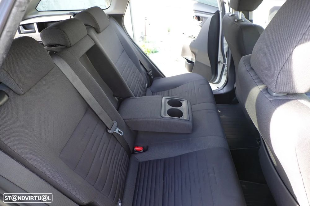 Toyota Auris Touring Sports 1.8 HSD Freestyle - 23