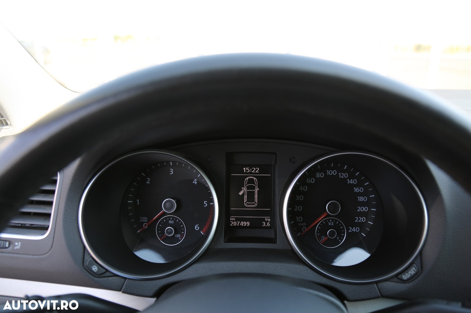Volkswagen Golf 2.0 TDI DPF Highline - 10