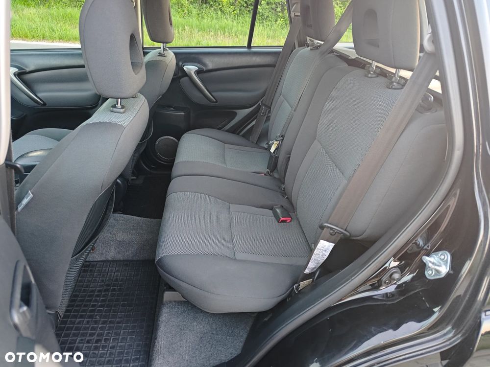 Toyota RAV4 D-4D 4x4 Sol - 8