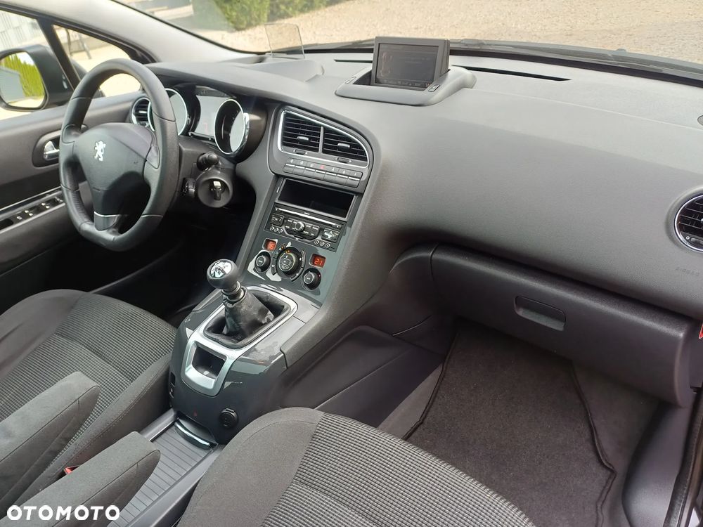 Peugeot 5008 - 15