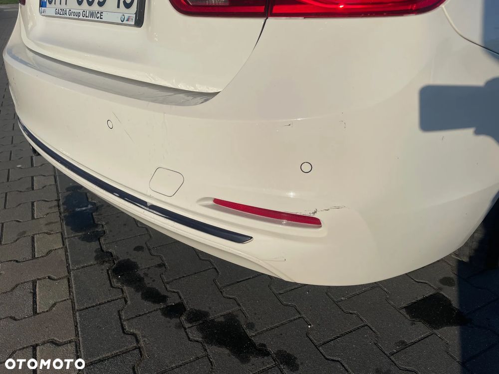 BMW Seria 3 318i Sport Line - 15