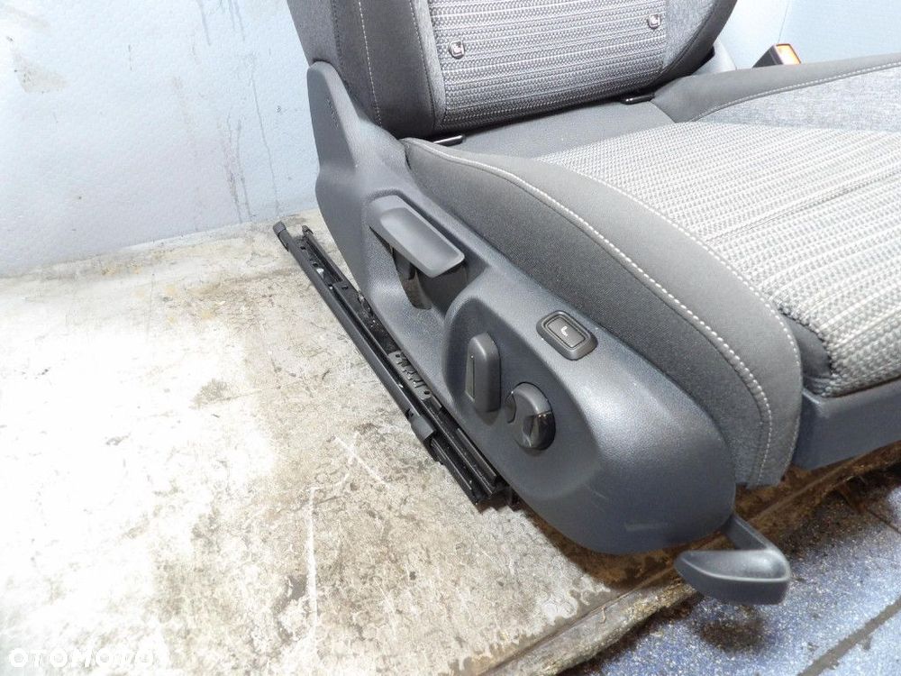 SKODA SUPERB IV 4 FOTEL PASAŻERA MASAŻ GRZANY - 4