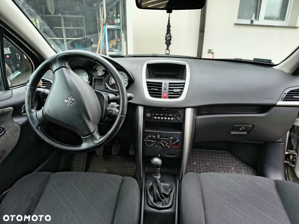Peugeot 207 1.4 16V Presence - 7
