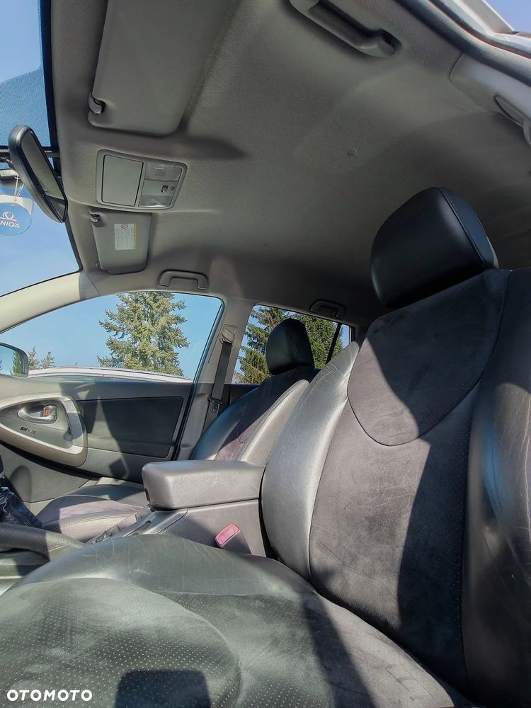 Toyota RAV4 2.0 4x4 Travel - 8