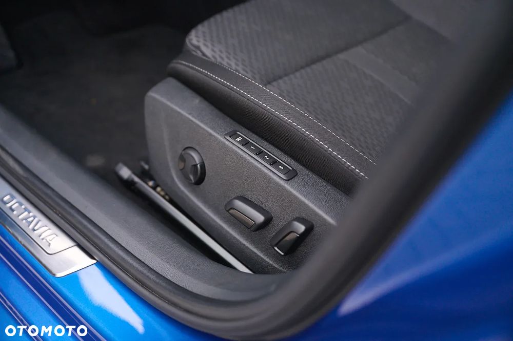 Skoda Octavia 2.0 TDI Style DSG - 22