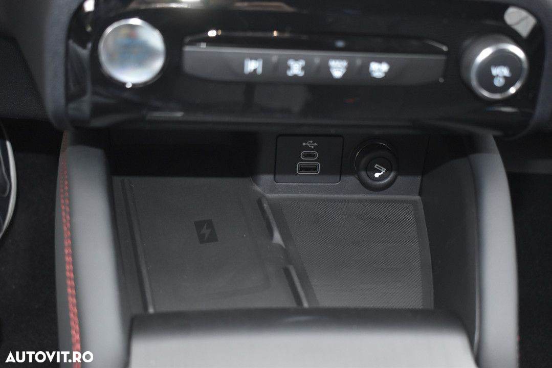 Ford Kuga - 28