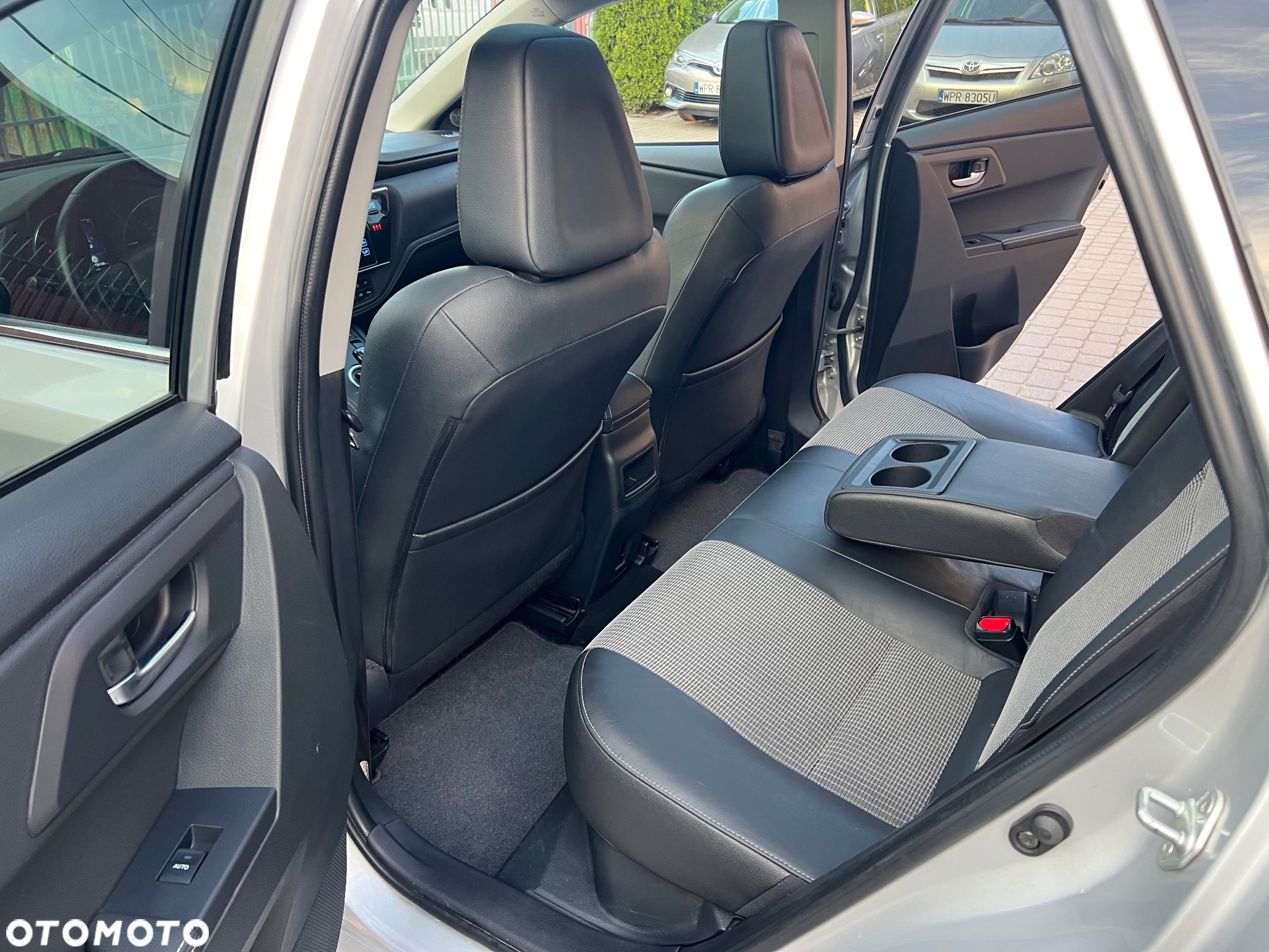 Toyota Auris 1.8 HSD Luna - 18
