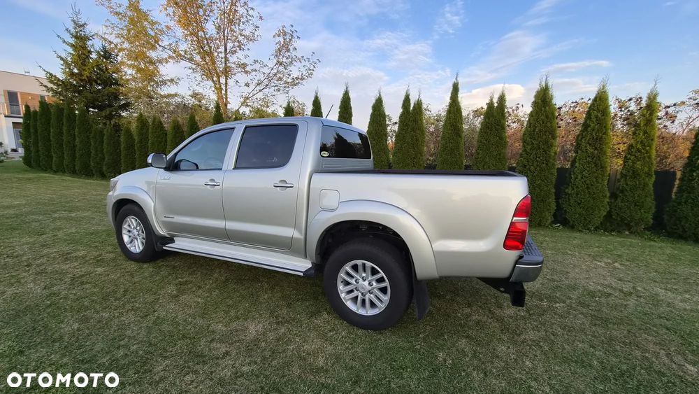 Toyota Hilux - 2