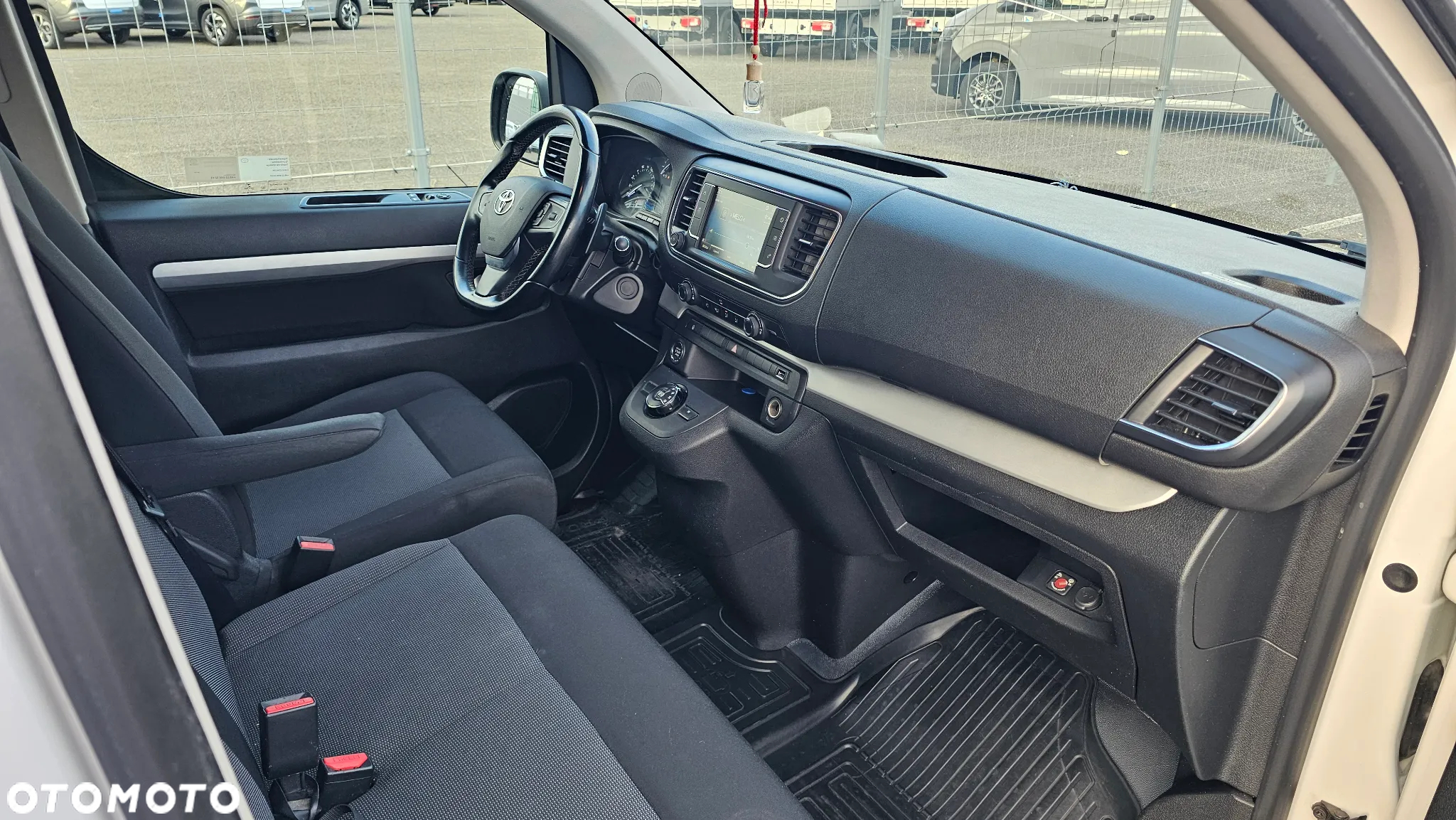 Toyota ProAce Kombi 2.0 D-4D Long 2,8t - 15
