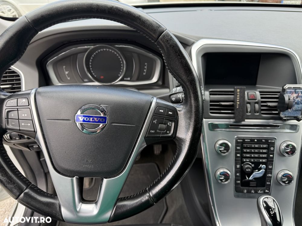 Volvo XC 60 D4 Momentum Pro - 20