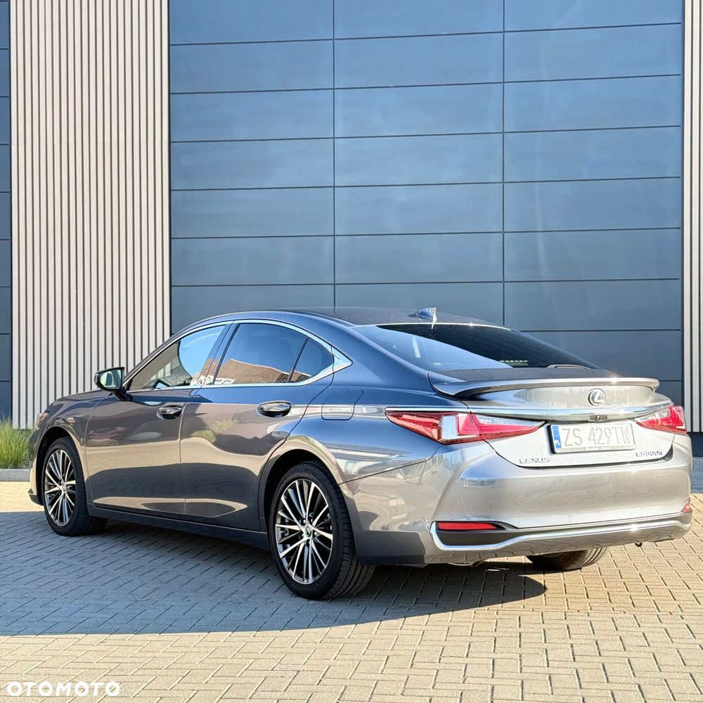 Lexus ES 300h Business Edition - 2