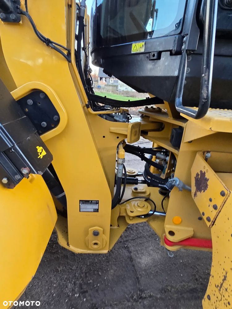 Caterpillar 926M - 12