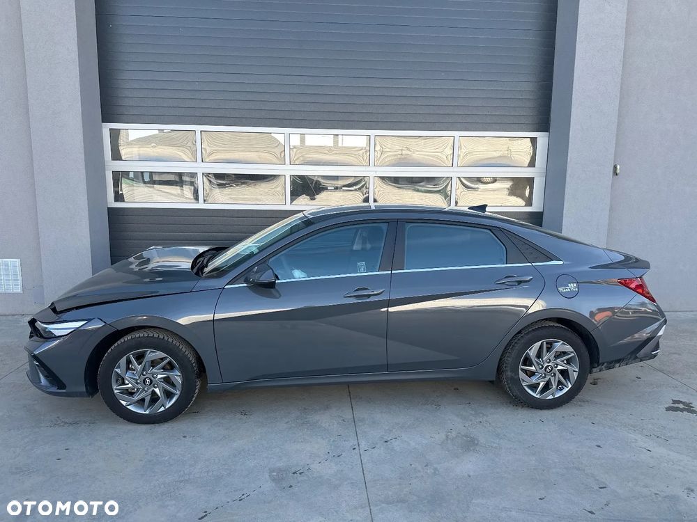 Hyundai Elantra 1.6 Smart CVT - 8