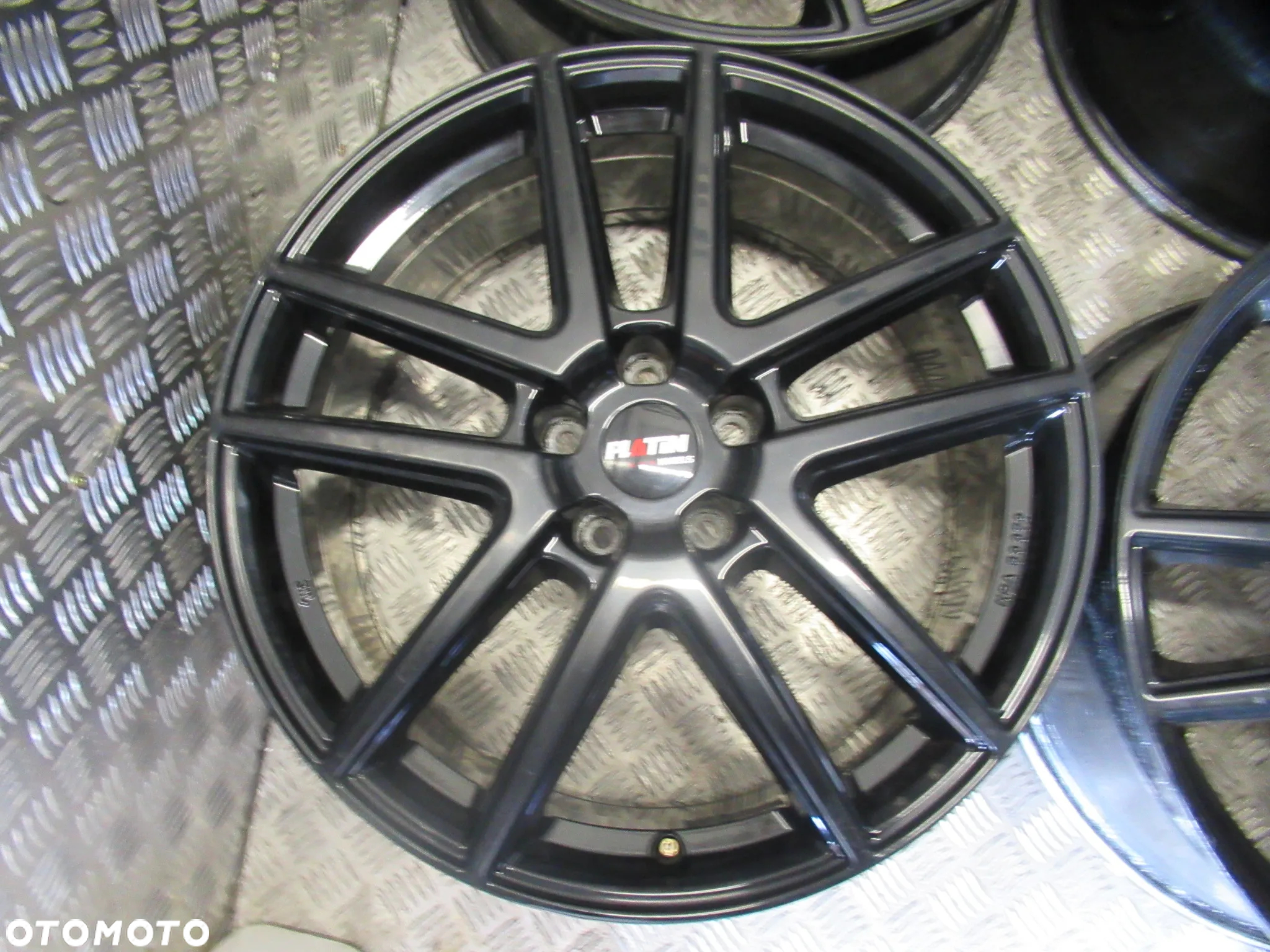 Felgi Vw Arteon Passat T-Rock Tiguan Audi A3 A4 A6 Q2 Q3 Q5 Mercedes Skoda 8Jx19 et47 5x112 - 4