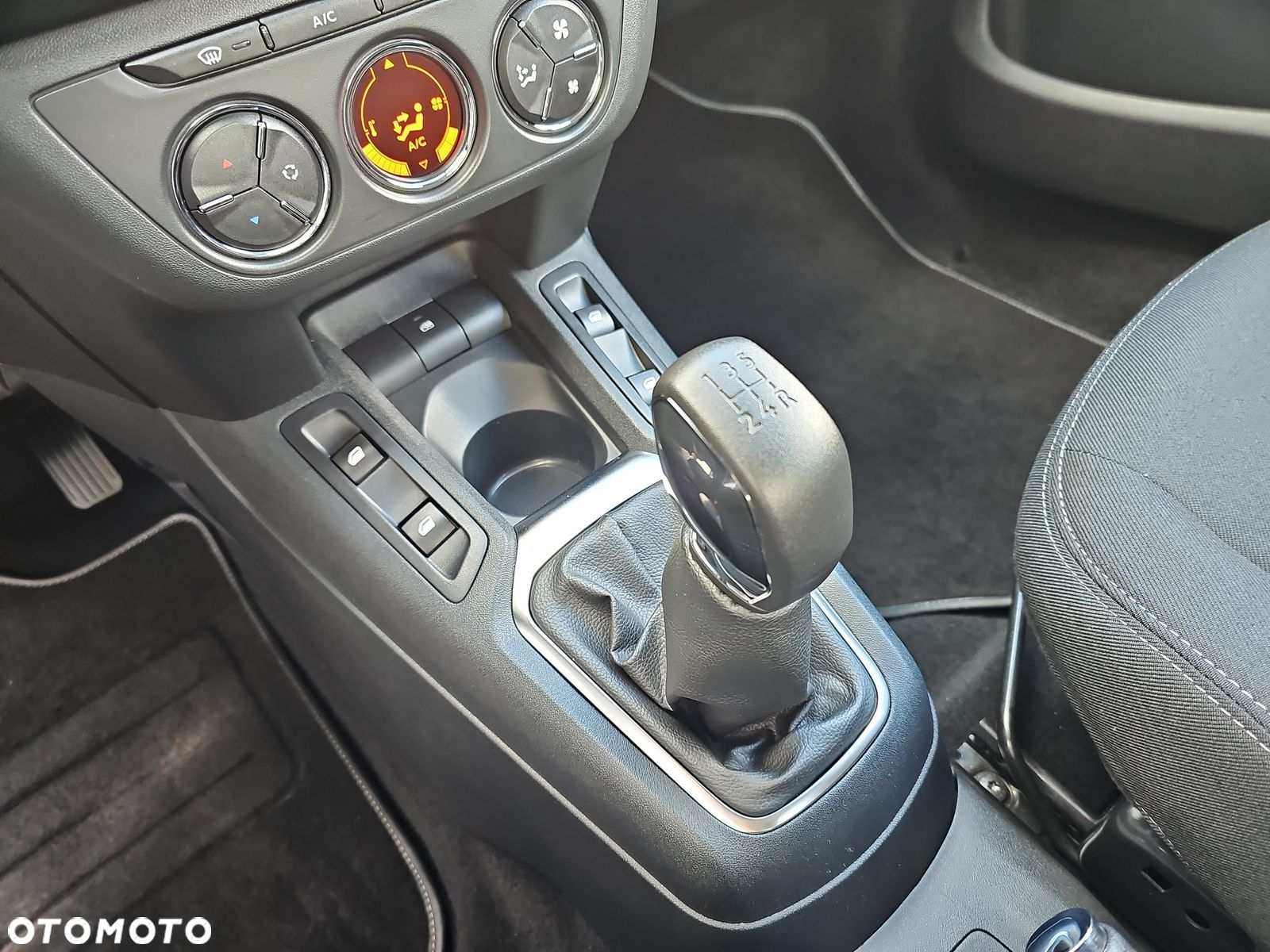Peugeot 301 1.6 VTi Allure - 20
