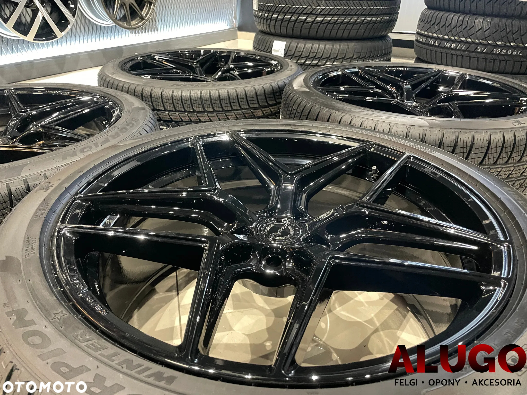 Kompletne Koła 22 Blank CVR2 Chrysler 300C Jaguar F-Pace Range Rover Velar  Volvo XC60 XC90 EX90 - 4