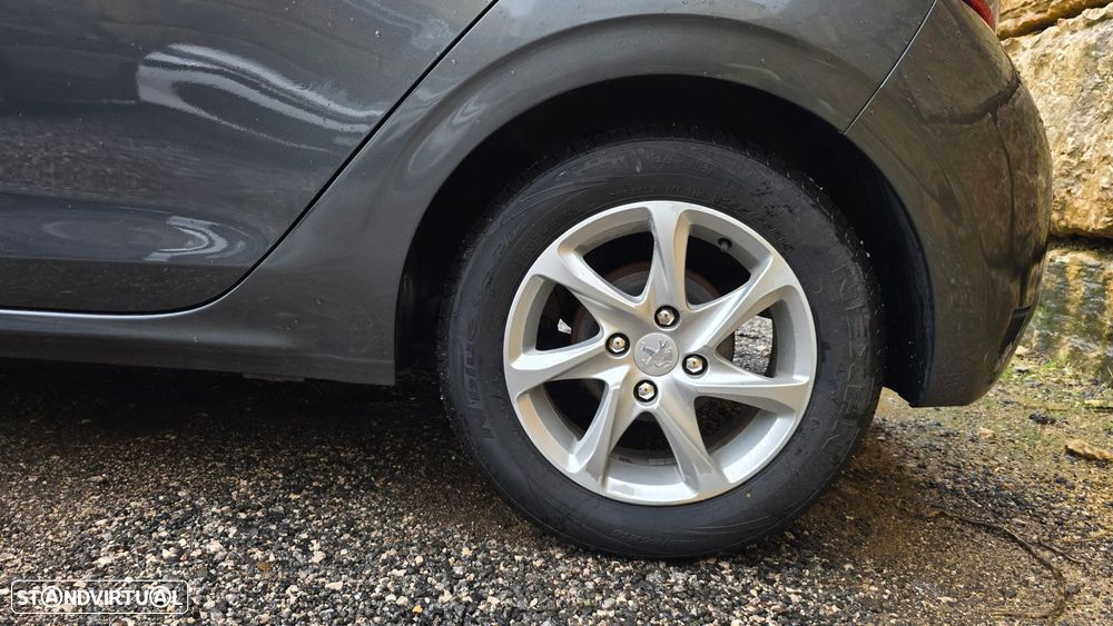 Peugeot 208 1.2 PureTech Style - 50