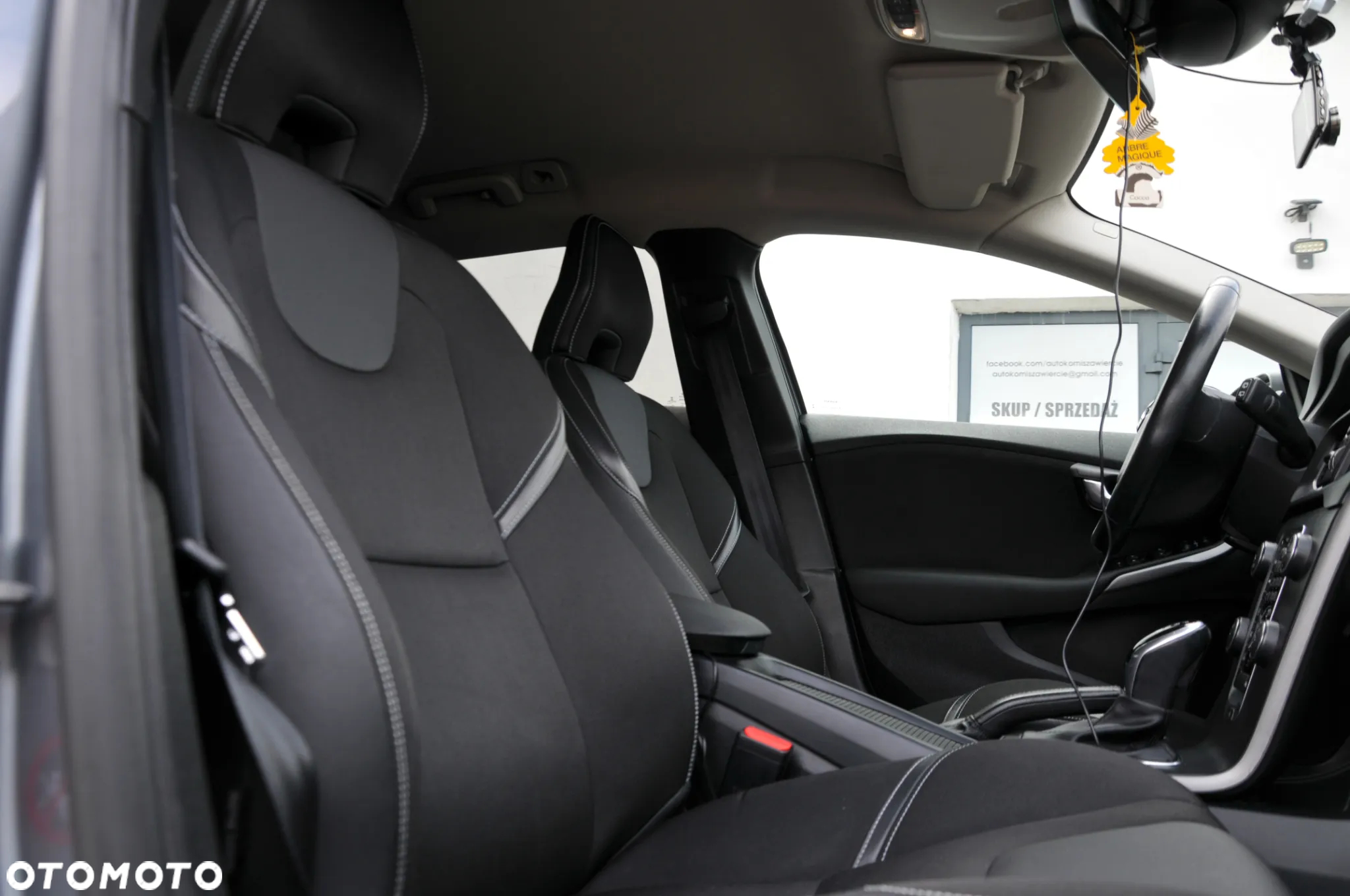 Volvo V40 D2 Drive-E Momentum - 28