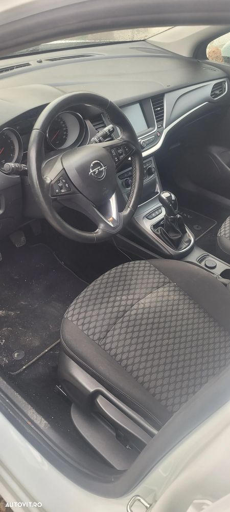 Dezmembrez opel astra K an 2017 - 3