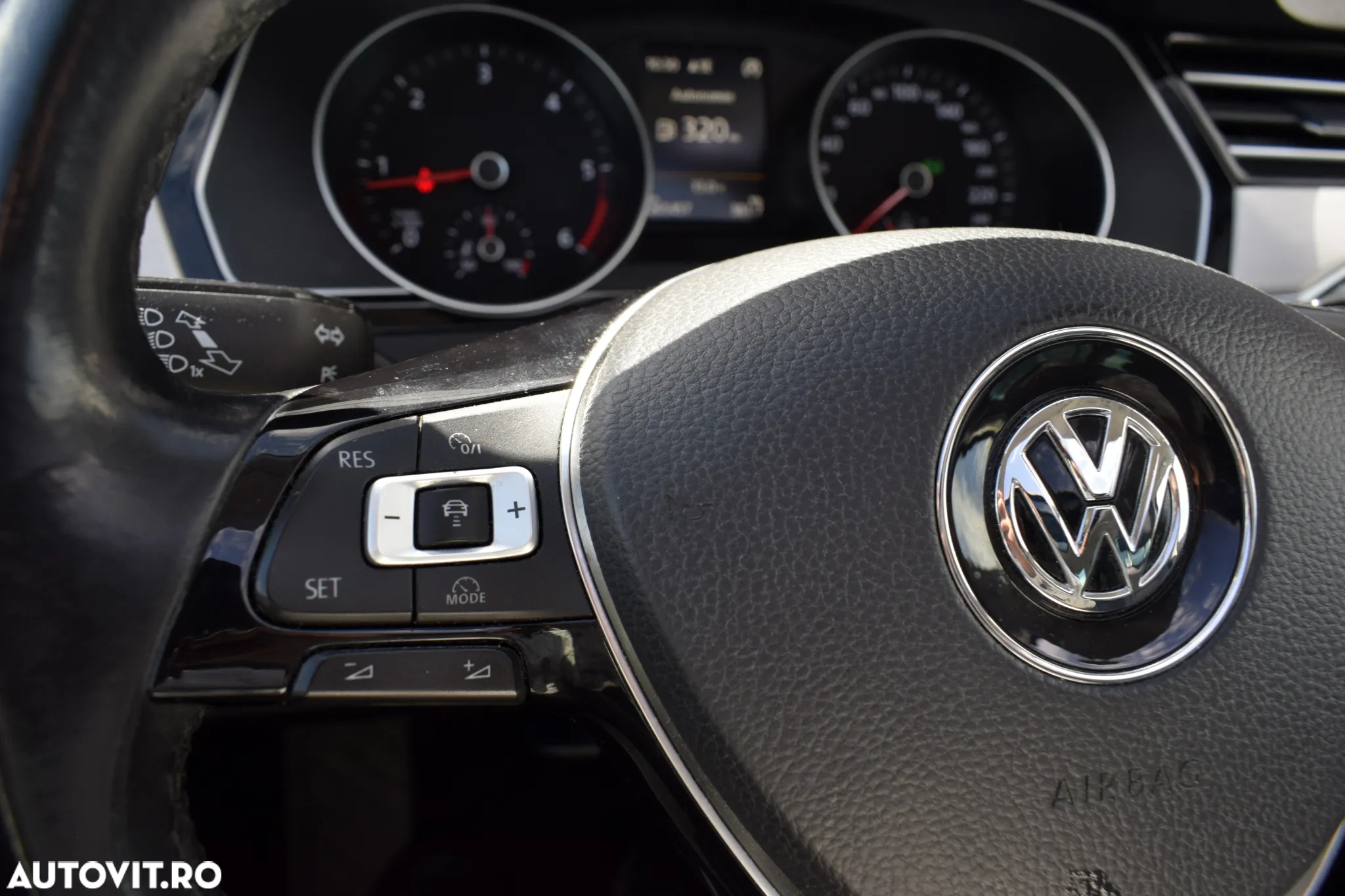 Volkswagen Passat Variant 2.0 TDI DSG 4Motion Highline - 19